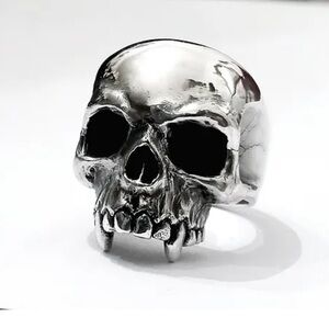 VAMPIRE SKULL RING STERLING SILVER